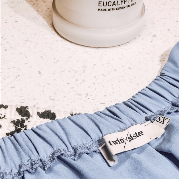 TWIN SISTER | Powder Blue off the shoulder mini - Picture 2 of 4